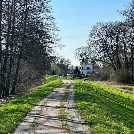Stilvolle Ferienwohnung Am Tillysee Nahe Oldenburg